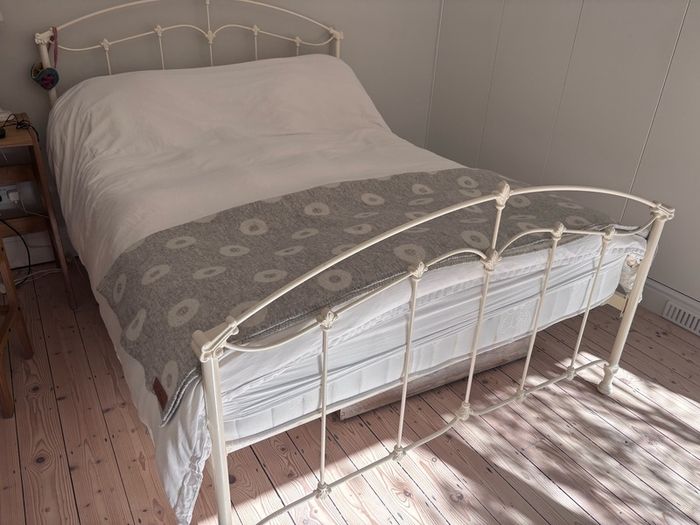 king size bed