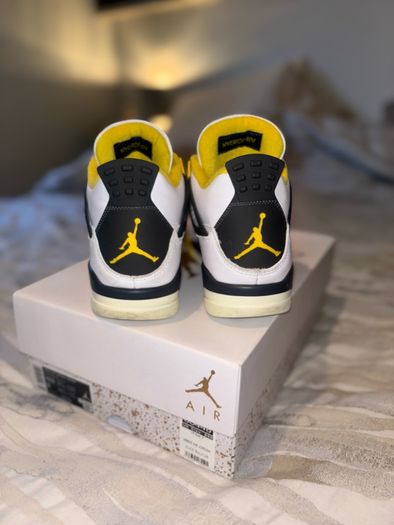 Jordan 4