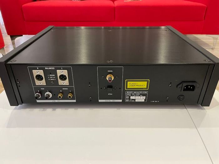 High-End CD Player  Sony CDP X7 ESD (Vintage)