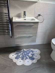 vanity unit and sink.