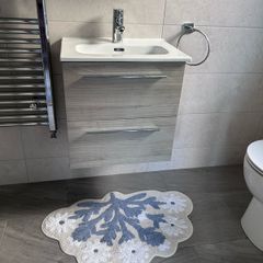 vanity unit and sink.