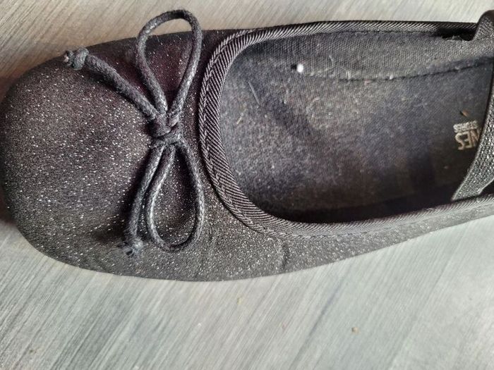 girls black shoes