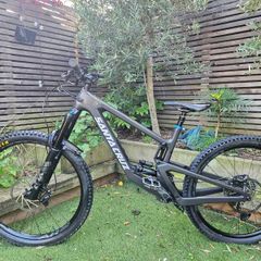 Santa Cruz Nomad 6 CS, L, extras, LIKE NEW, Mountain Bike