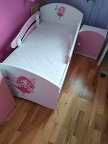 Wardable and bed a cupboard and a bed for the girl