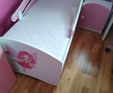 Wardable and bed a cupboard and a bed for the girl