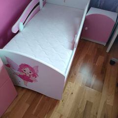 Wardable and bed a cupboard and a bed for the girl