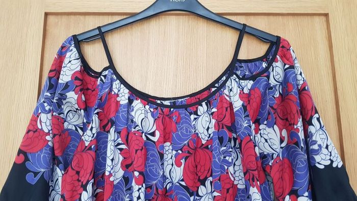 Wallis Cold Shoulder Top Size L
