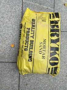 4 Bags of mortar sand free
