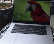 Macbook Pro  16 Inch M1 Pro