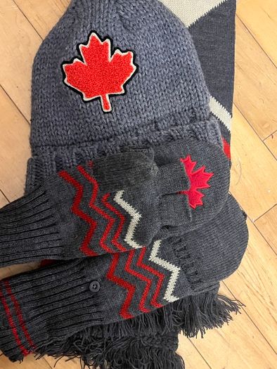Canada Gloves; Scarf & Hat Set