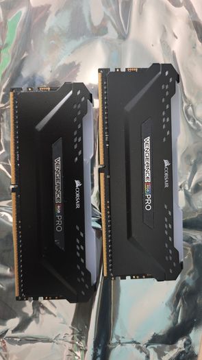 16GB DDR4 Corsair Vengeance Pro RGB