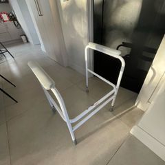 Toilet support frame