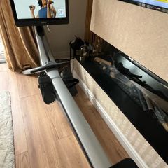 Hydrow rower .. origin ..top of the range rower