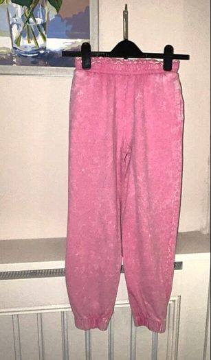 Brand New Girls Oversized Pink Joggers. Age UK 9 / EU 134 cm