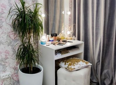 Modern White Vanity Makeup Table with LED Hollywood Lighted Mirror