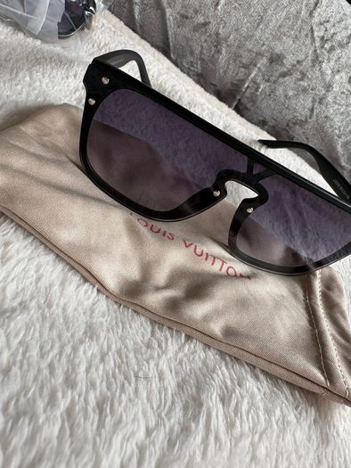 sunglass