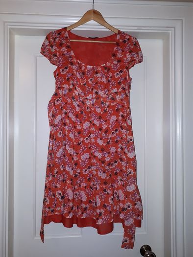 Gorgeous red flowery dress Size 12 Dunnes