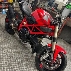 2014 Ducati 848 for breaking.