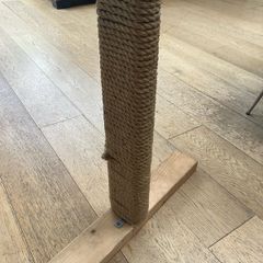 Cat scratching post