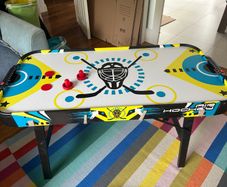 Air hockey table
