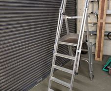 Tubesca Raptor Fixed Podium Ladder