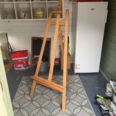 Standing artists easel for up to size A0