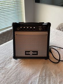 Gear 4 Music LBL10 15 Watt Bass Amp