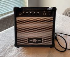 Gear 4 Music LBL10 15 Watt Bass Amp