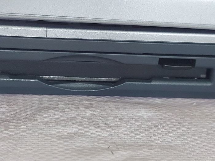 Rare Vintage Fujitsu Siemens Lifebook, E Series, FPC07048B Part number CP127259, Running Windows 2000 Professional, uses 3.5 floppy disk, 20GB HDD, amd all the connecting Ports from 30 years ago Era