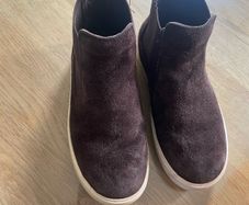 Clark's brown Chelsea suede boots size 10.5G