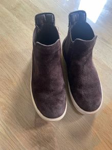 Clarks brown suede Chelsea boots size 10.5 G