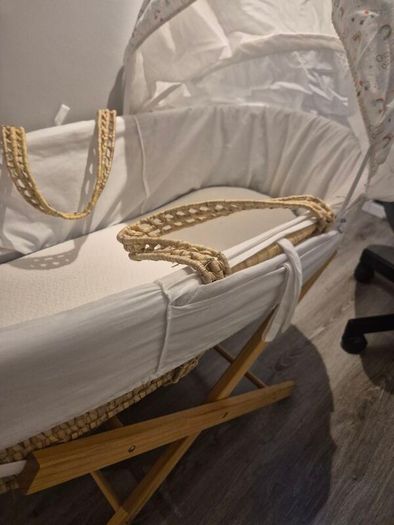 moses basket with clevamama mattress