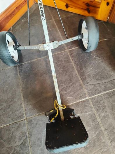 golf clubs trolley and bag