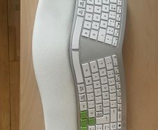 Ergonomic computer keyboard