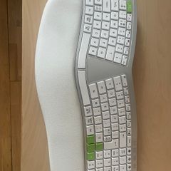 Ergonomic computer keyboard