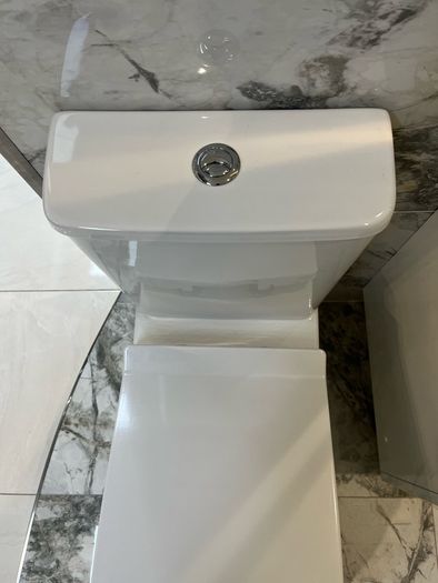 Ex Display Orca Fully shrouded Toilet