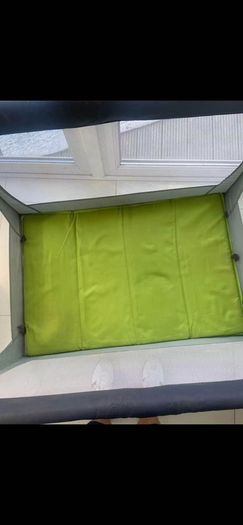Baby travel cot