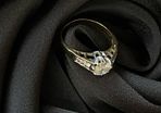 9ct yellow gold simulated diamond ring