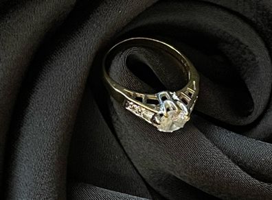 9ct yellow gold simulated diamond ring