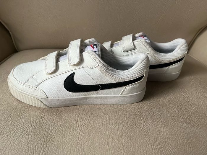Nike velcro runners
