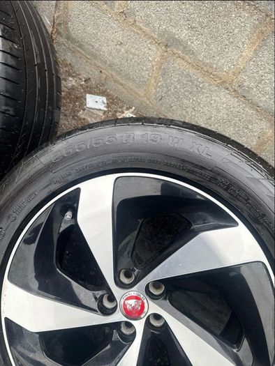 Jaguar Tyres/Wheels 225/55 R 19 W XL