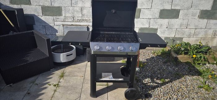 4 burner Gas BBQ