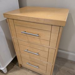 Chest of drawers