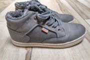 Boy Shoes / Winter Boots, Size 4