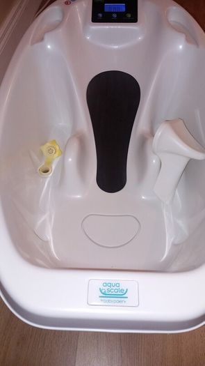 Baby bath + scales
