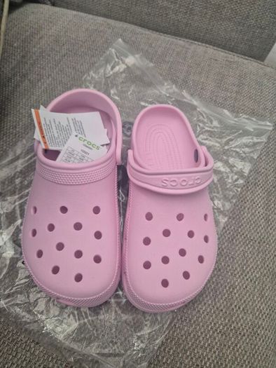 crocs