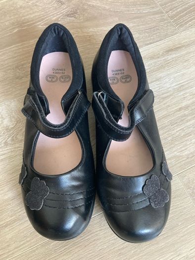 Dunnes school shoes, uk 4