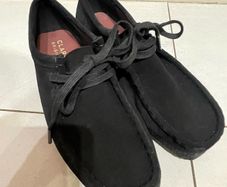 womens shoes Clarks WALLABEE BLACK SUEDE size 5 brand new