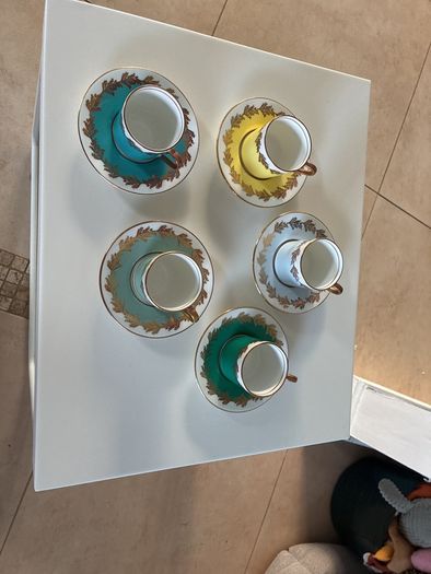 5x Vintage Aynsley demitasse cups and saucers