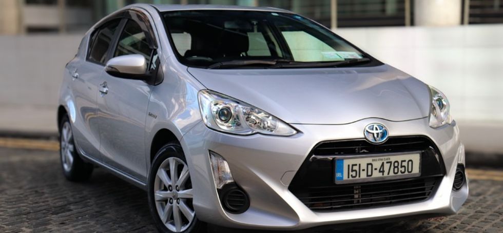2015 Toyota Aqua // Hybrid // Push Start